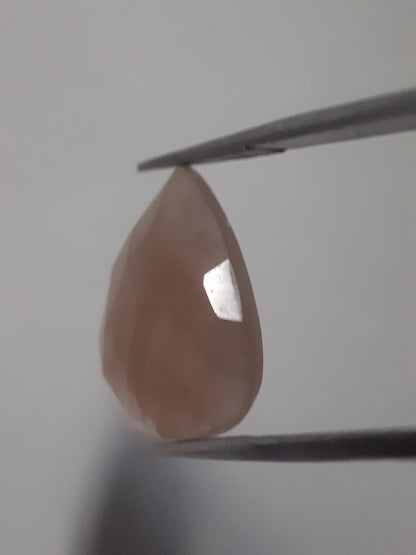 Natural Moonstone faceted - peach moonstone - 6.004 ct - pear - rose cut - Natural Gems Belgium