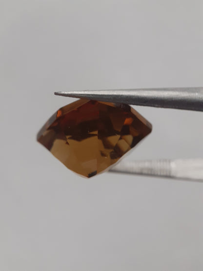 Natural honey color Citrine - 8.339 ct - hexagon - unheated - certified natural - Natural Gems Belgium