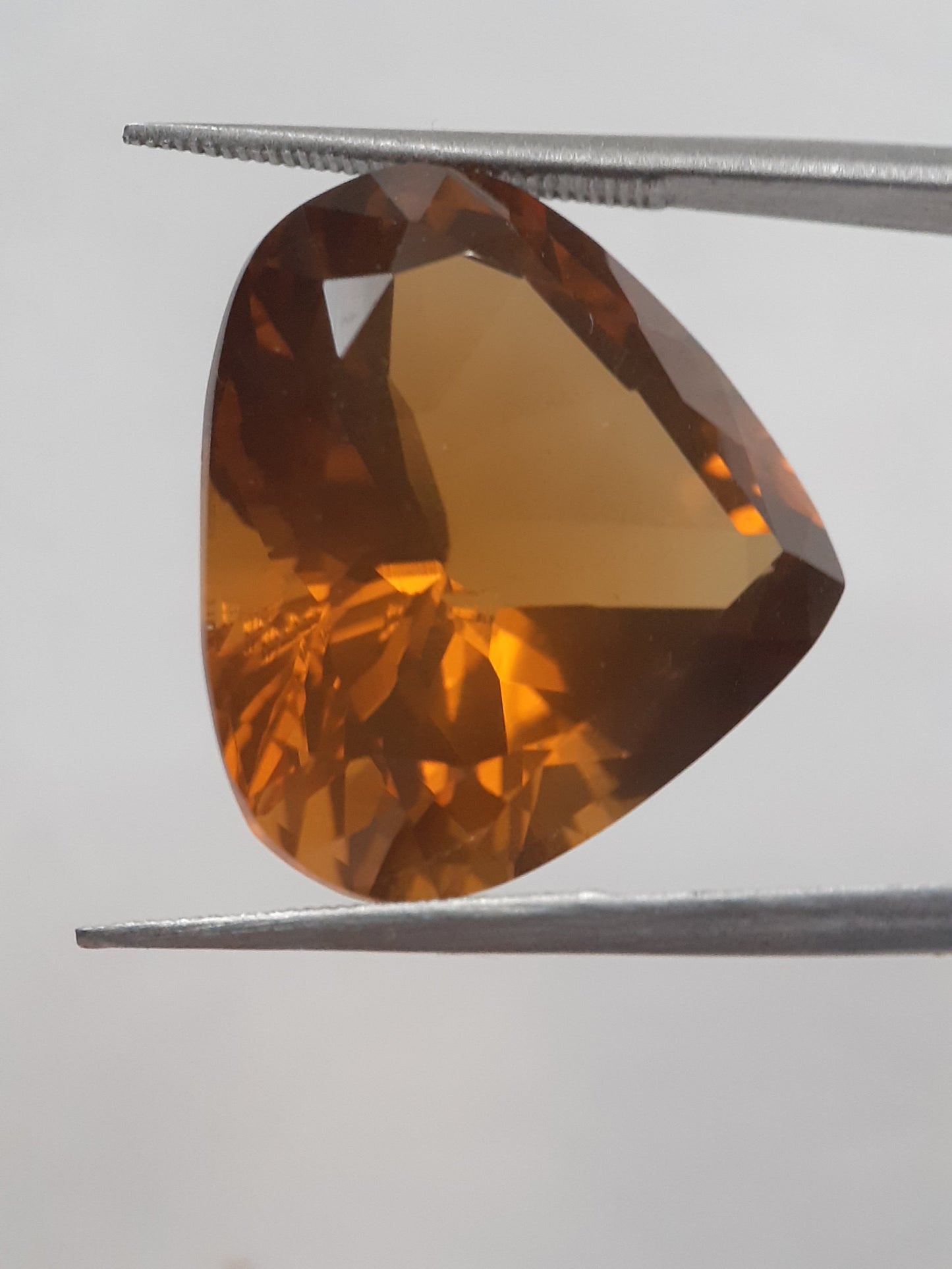 Natural honey color Citrine - 18.295 ct - pear - unheated - Natural Gems Belgium