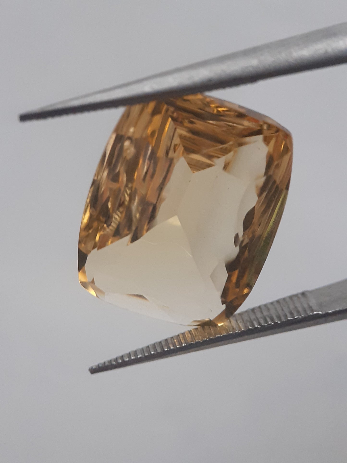 Natural sunlight yellow Citrine - 7.134 ct - cushion - unheated - Natural Gems Belgium