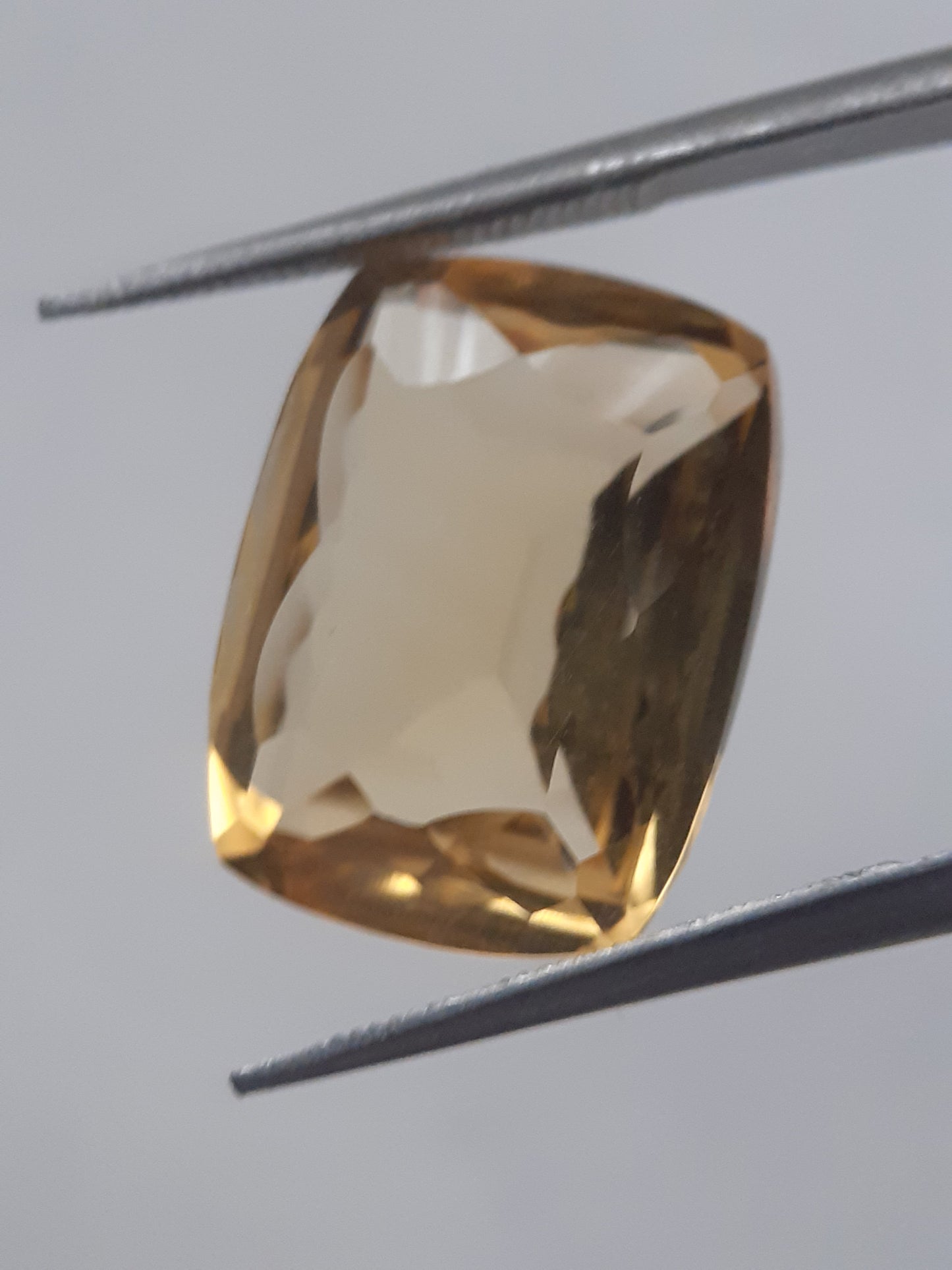 Natural sunlight yellow Citrine - 7.134 ct - cushion - unheated - Natural Gems Belgium