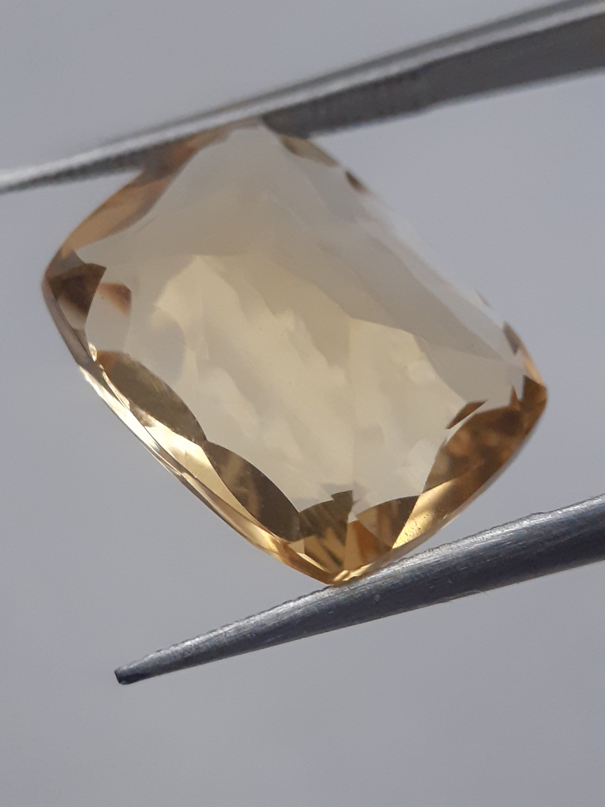 Natural sunlight yellow Citrine - 7.134 ct - cushion - unheated - Natural Gems Belgium