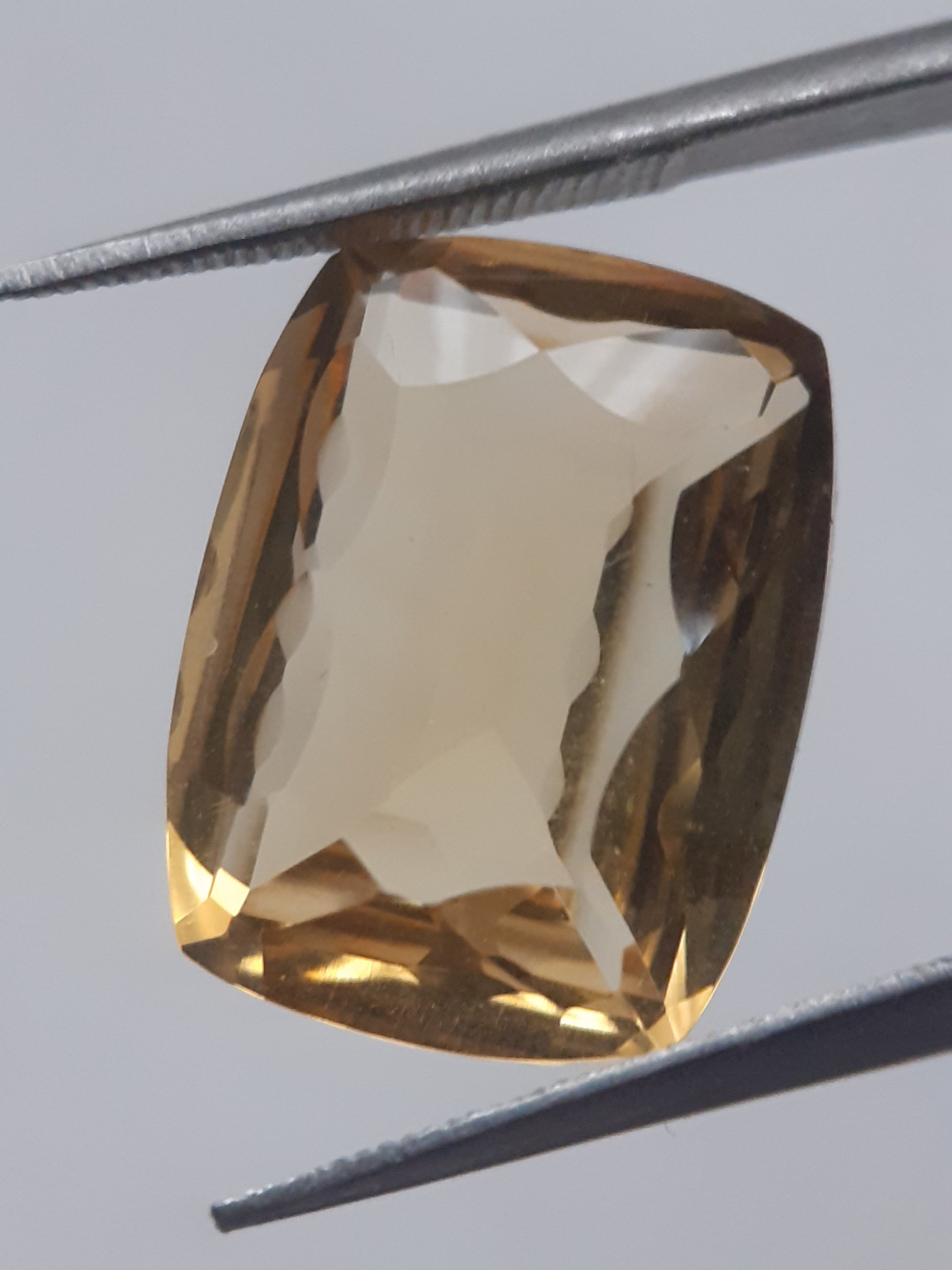 Natural sunlight yellow Citrine - 7.134 ct - cushion - unheated - Natural Gems Belgium