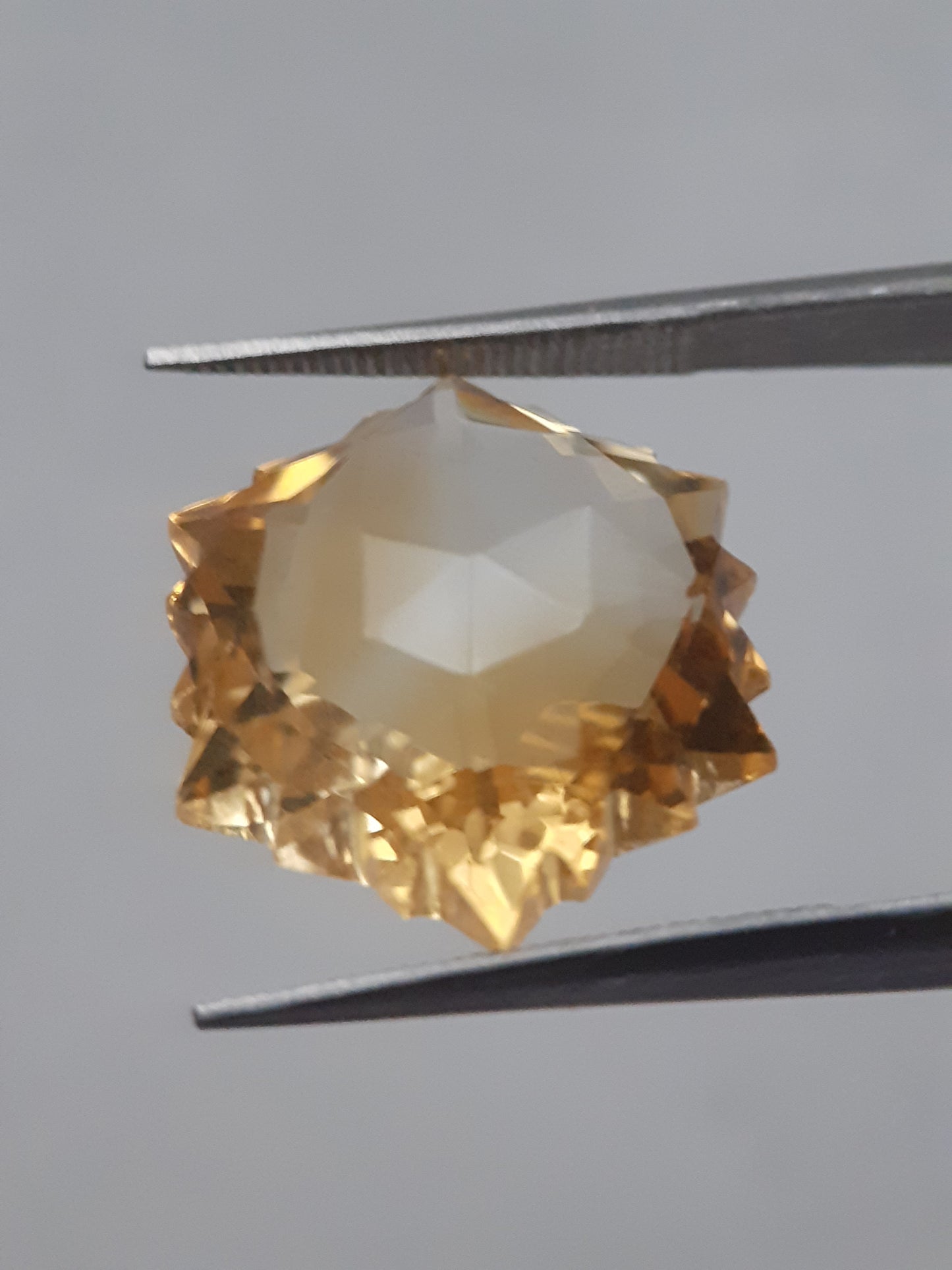 Natural light yellow Citrine - 9.990 ct - hexagon - unheated - Natural Gems Belgium