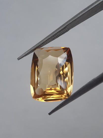 Natural yellow Citrine - 5.010 ct - cushion - unheated - Natural Gems Belgium