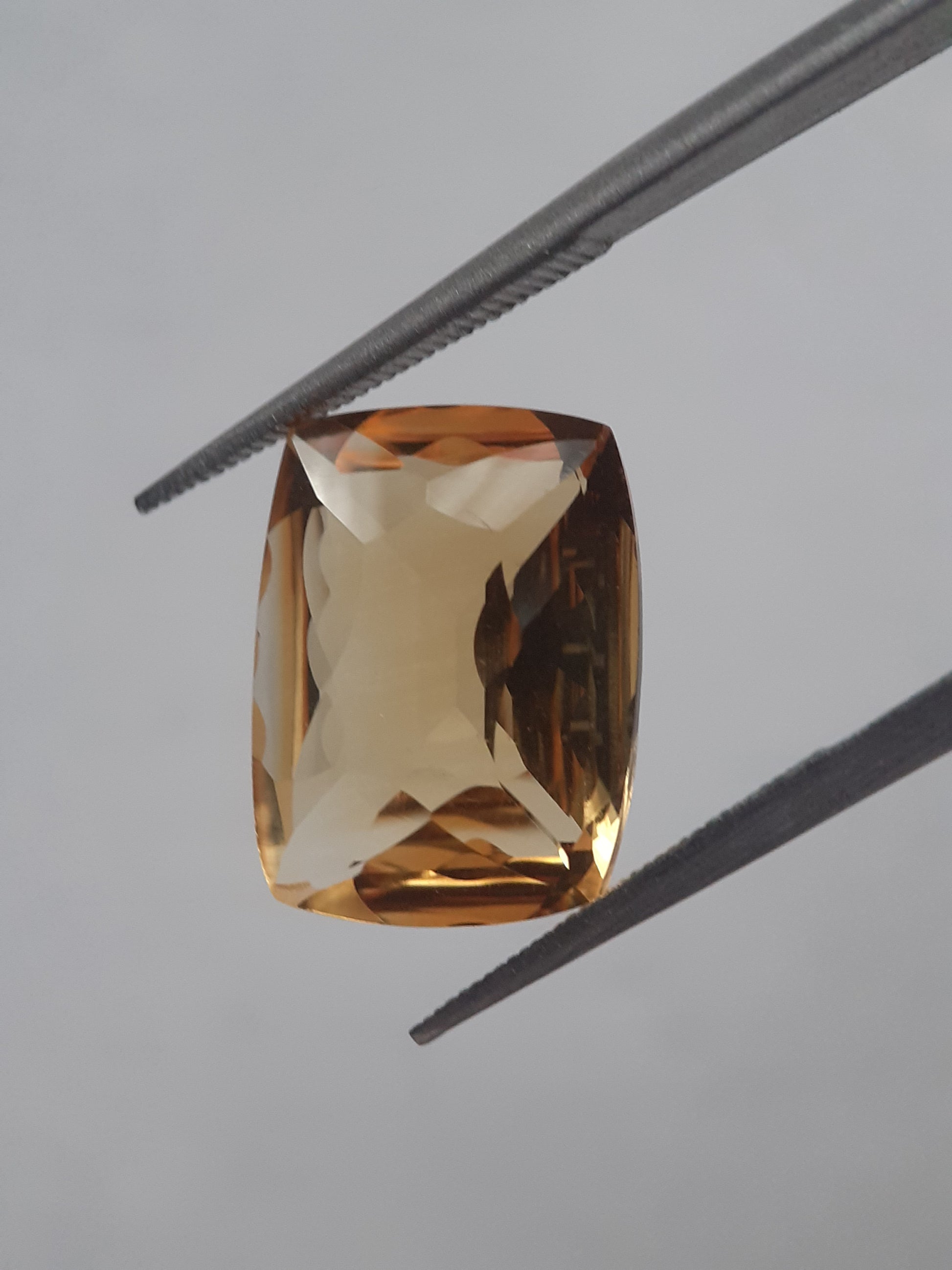 Natural yellow Citrine - 5.010 ct - cushion - unheated - Natural Gems Belgium