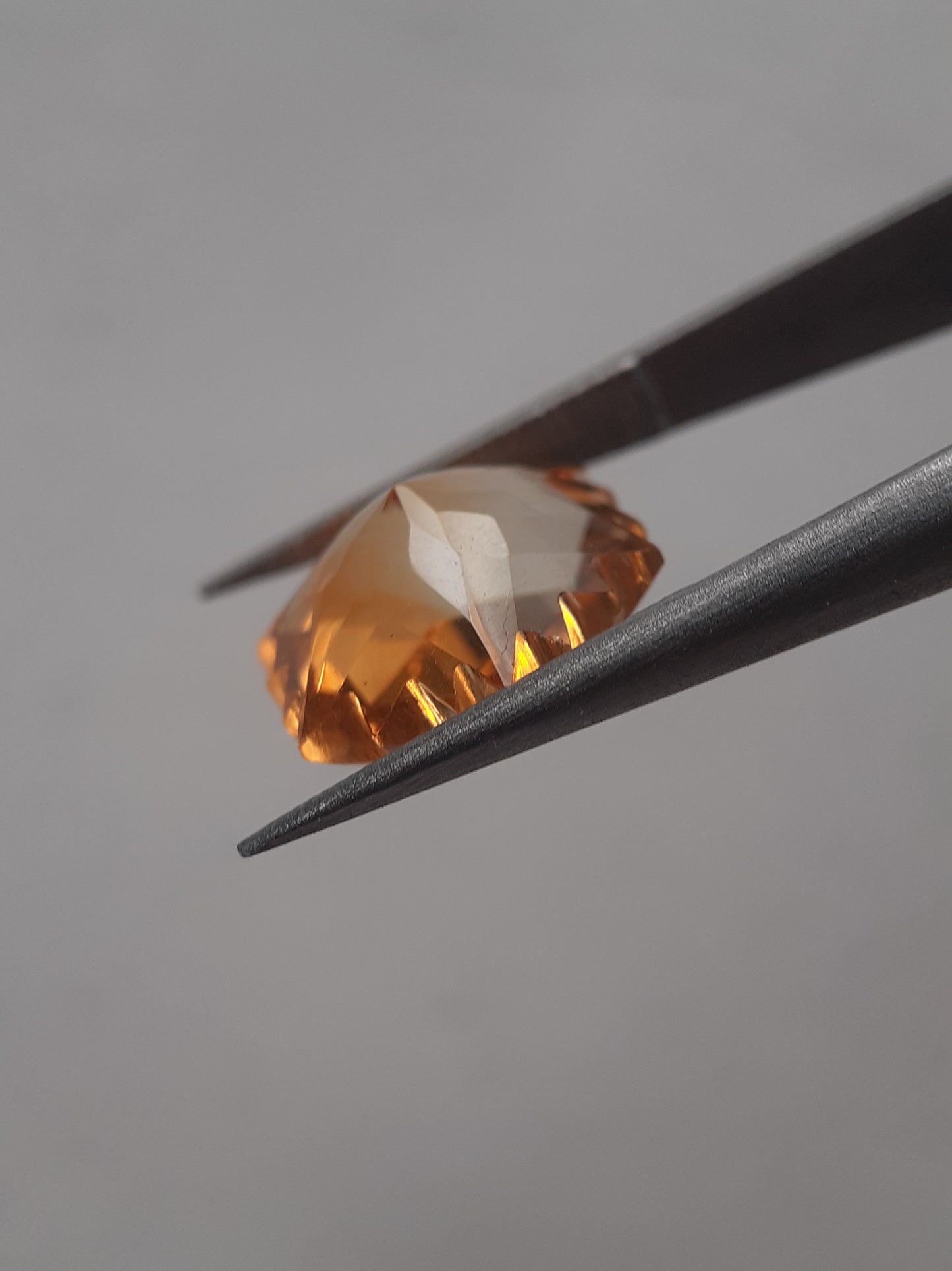 Natural light yellow Citrine - 4.989 ct - hexagon - unheated - Natural Gems Belgium