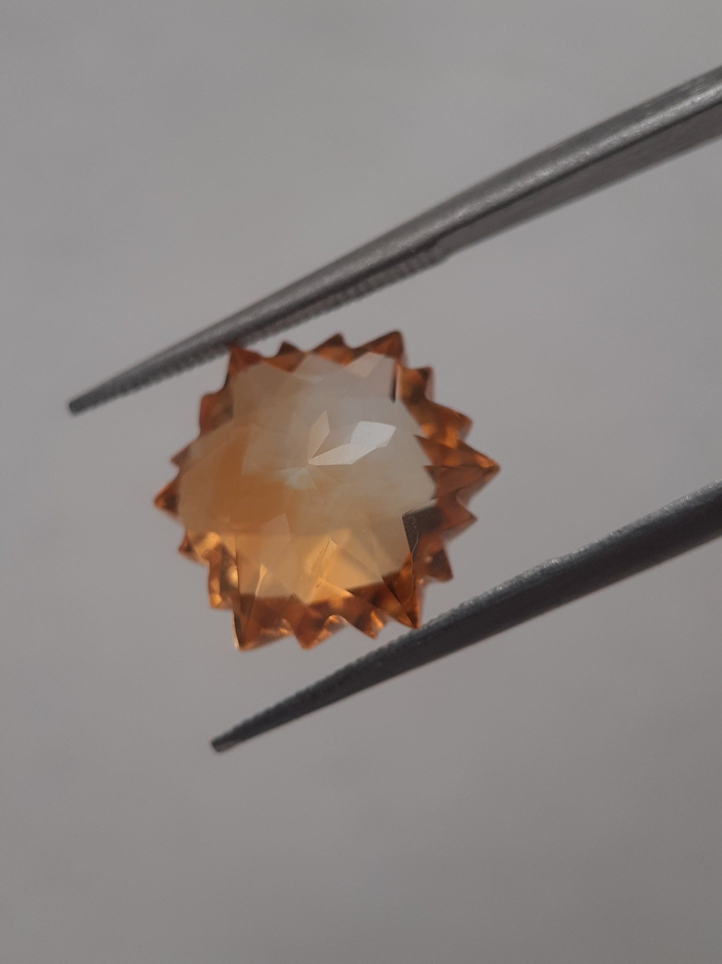 Natural light yellow Citrine - 4.989 ct - hexagon - unheated - Natural Gems Belgium