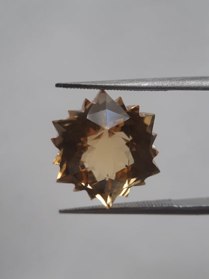 Natural yellow Citrine - 9.363 ct - hexagon - unheated - Natural Gems Belgium