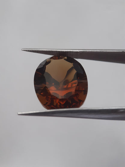 Natural honey yellow Citrine - 8.625 ct - oval custom cut - reddish orange hues - Natural Gems Belgium