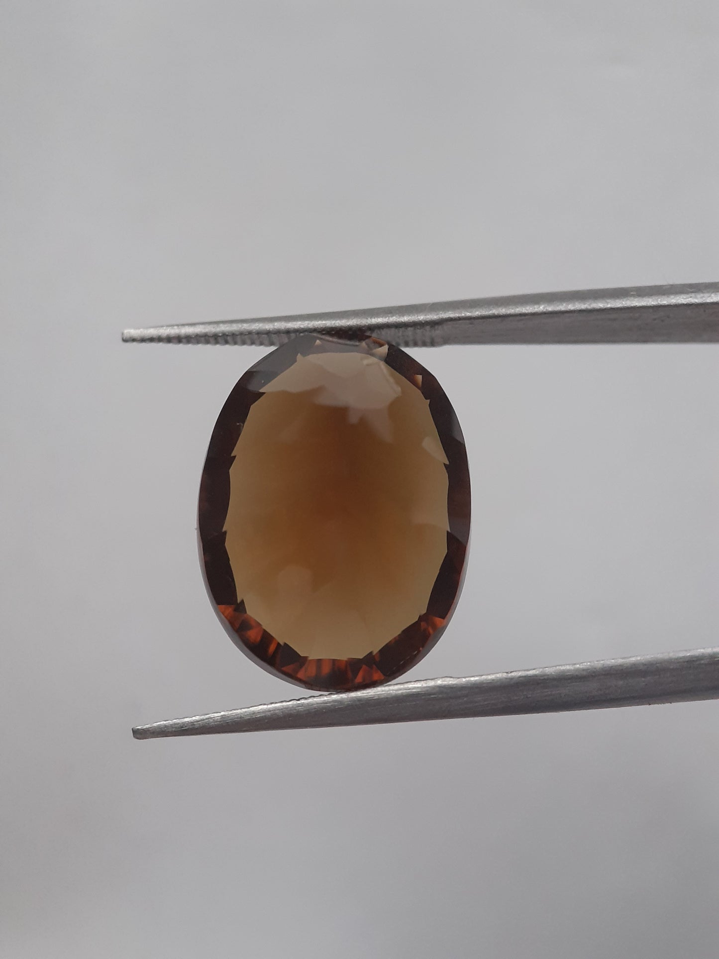 Natural honey yellow Citrine - 8.625 ct - oval custom cut - reddish orange hues - Natural Gems Belgium