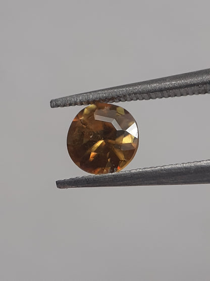 Natural yellow shpene - 0.455 ct - round - unheated - Natural Gems Belgium