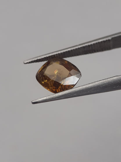 Natural honey yellow shpene - 1.085 ct - cushion - unheated - Natural Gems Belgium