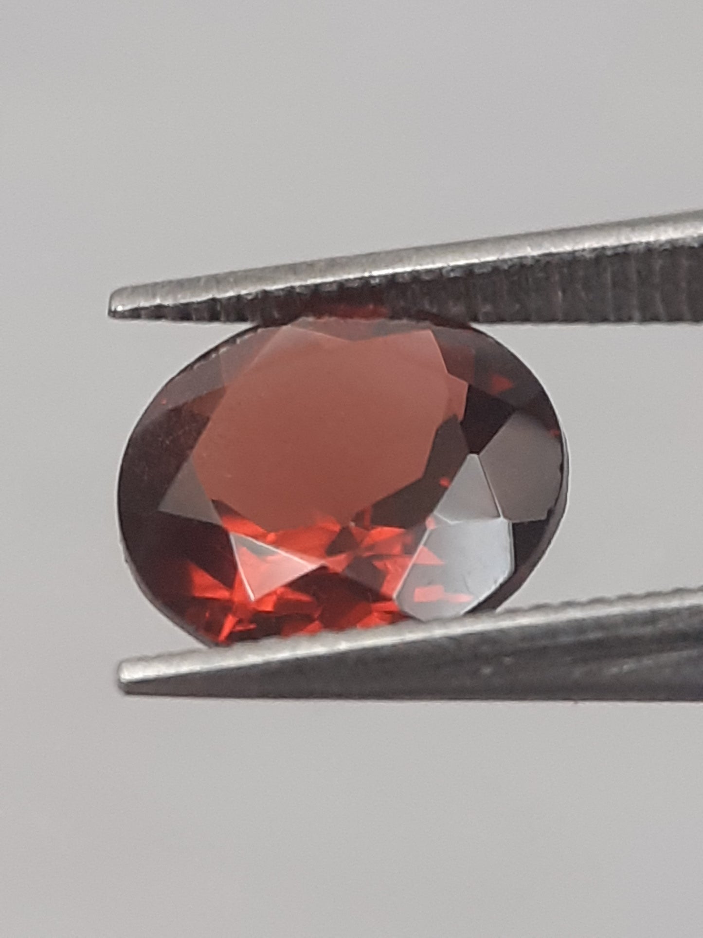 Natural Red Rhodolite Garnet - 1.324 ct - round - unheated - Natural Gems Belgium