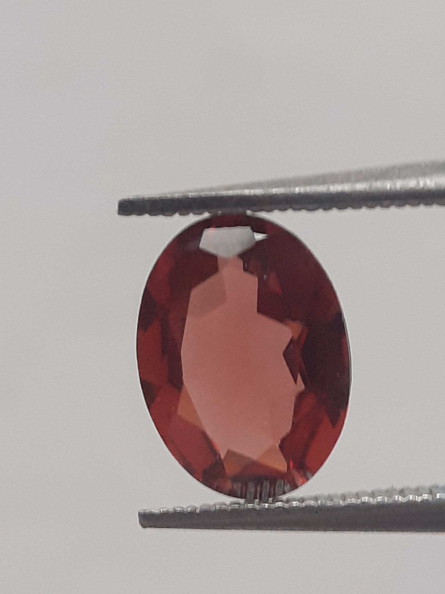 Natural red Rhodolite Garnet - 1.169 ct - oval - unheated