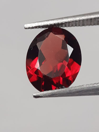 Natural red Rhodolite Garnet - 1.225 ct - oval - unheated