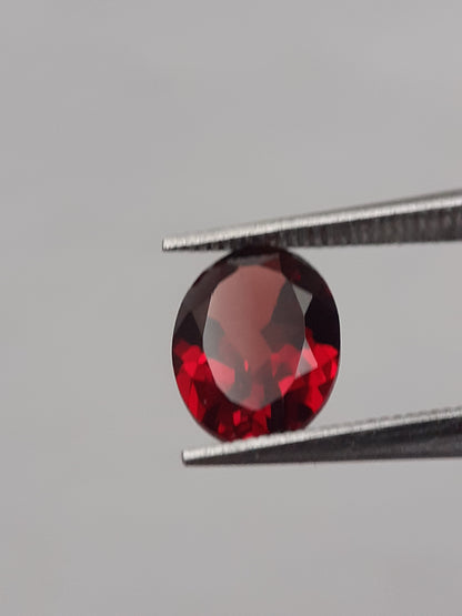 Natural red Rhodolite Garnet - 1.205 ct - oval - unheated