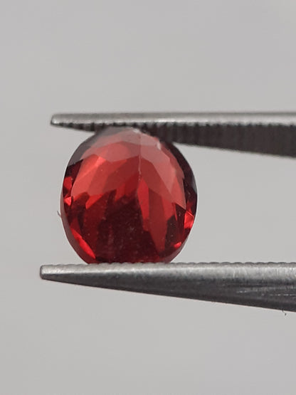 Natural red Rhodolite Garnet - 1.073 ct - oval - unheated