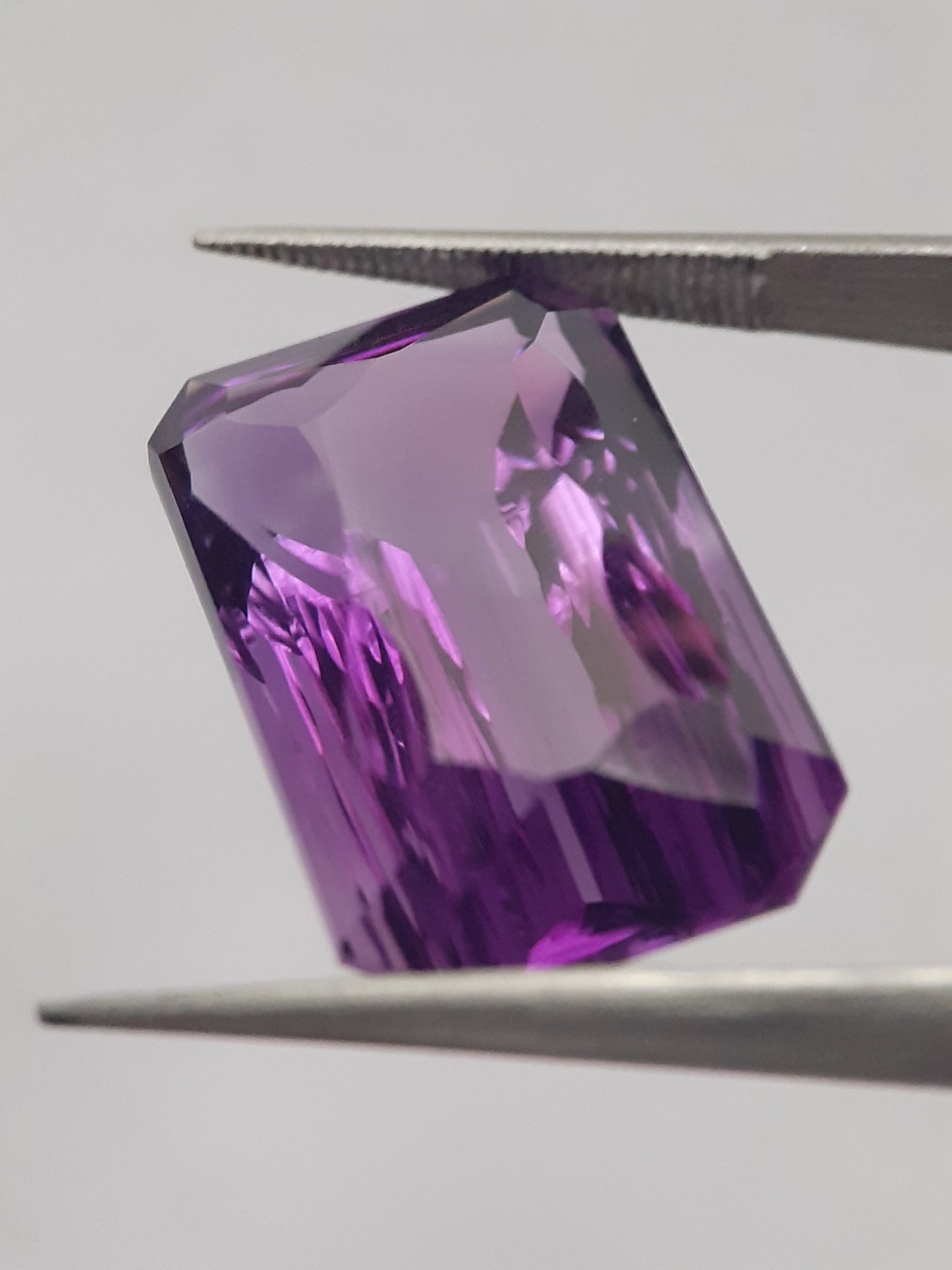 Natural deep purple Amethyst - 14.473 ct - octagon - unheated