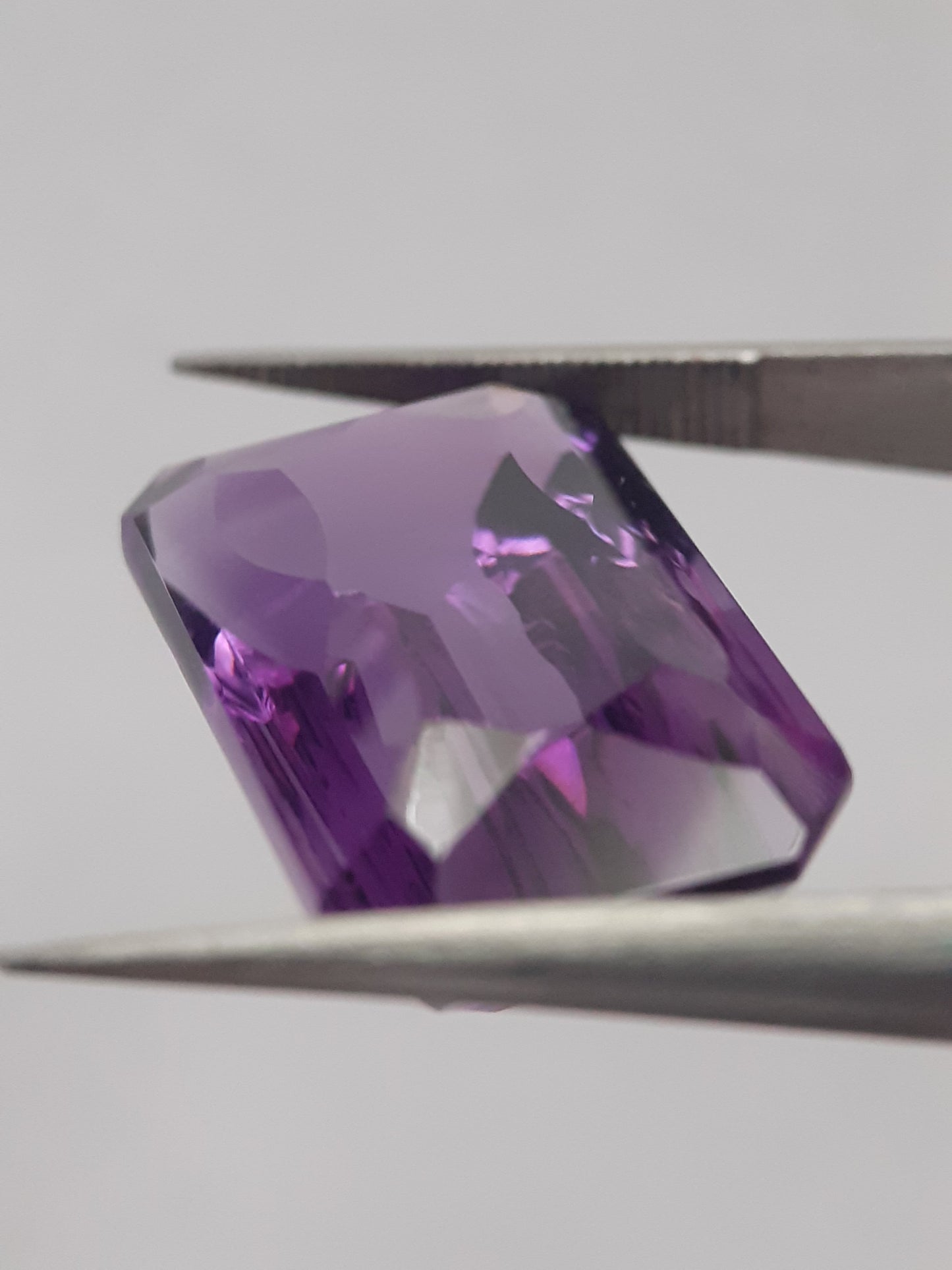 Natural deep purple Amethyst - 14.473 ct - octagon - unheated