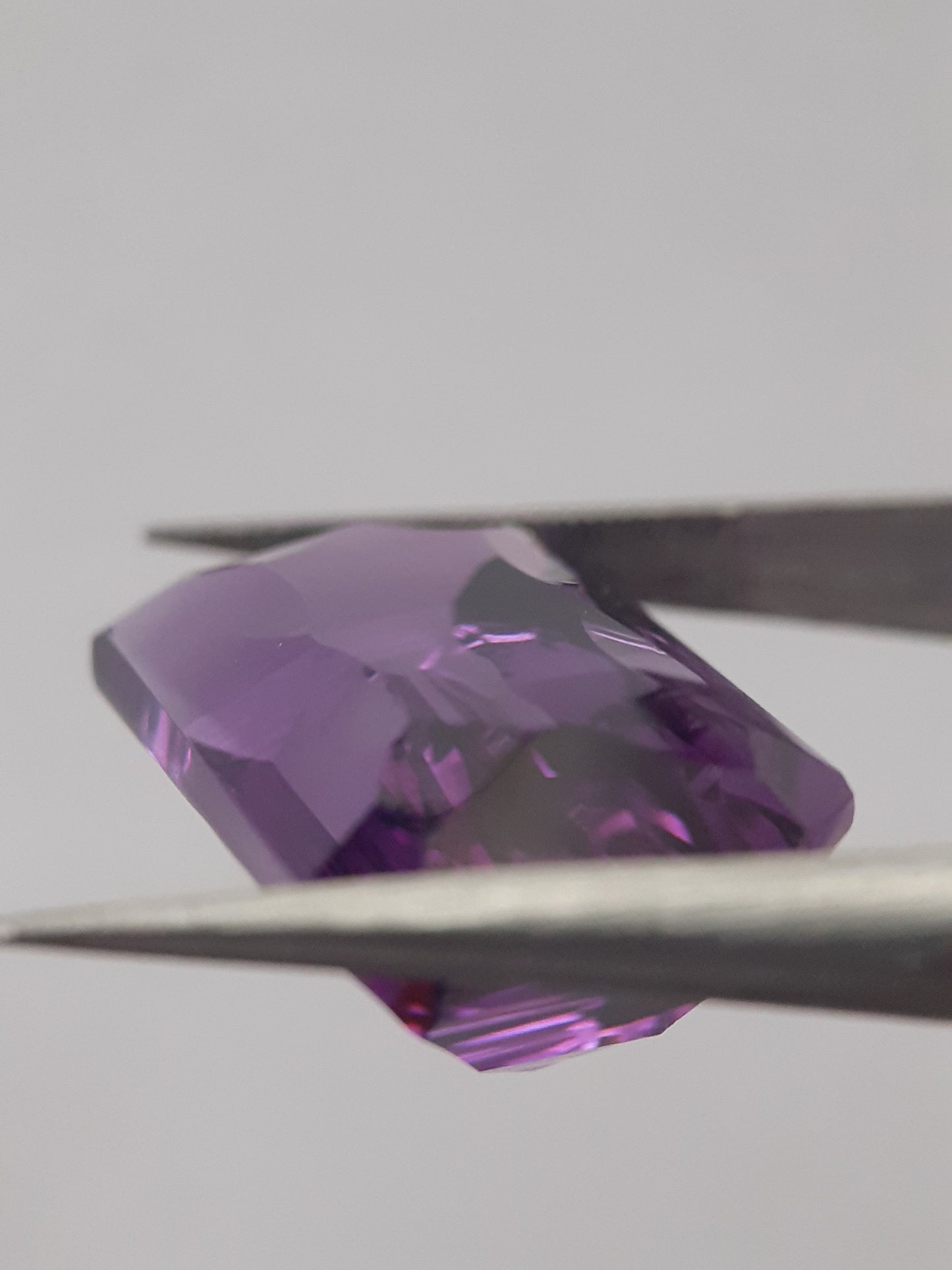 Natural deep purple Amethyst - 14.473 ct - octagon - unheated