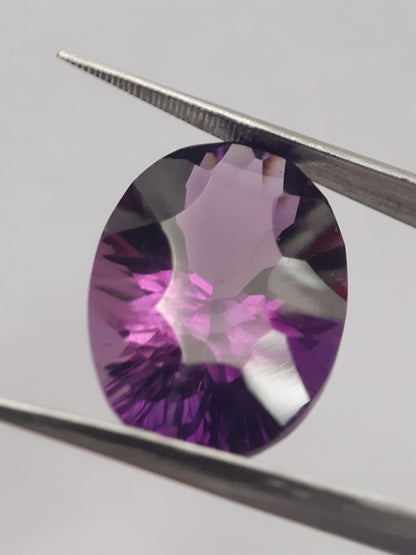 Natural medium purple Amethyst - 19.097 ct - oval - unheated