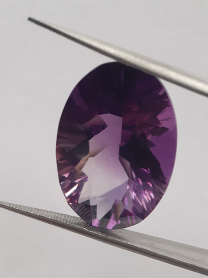 Natural medium purple Amethyst - 19.097 ct - oval - unheated