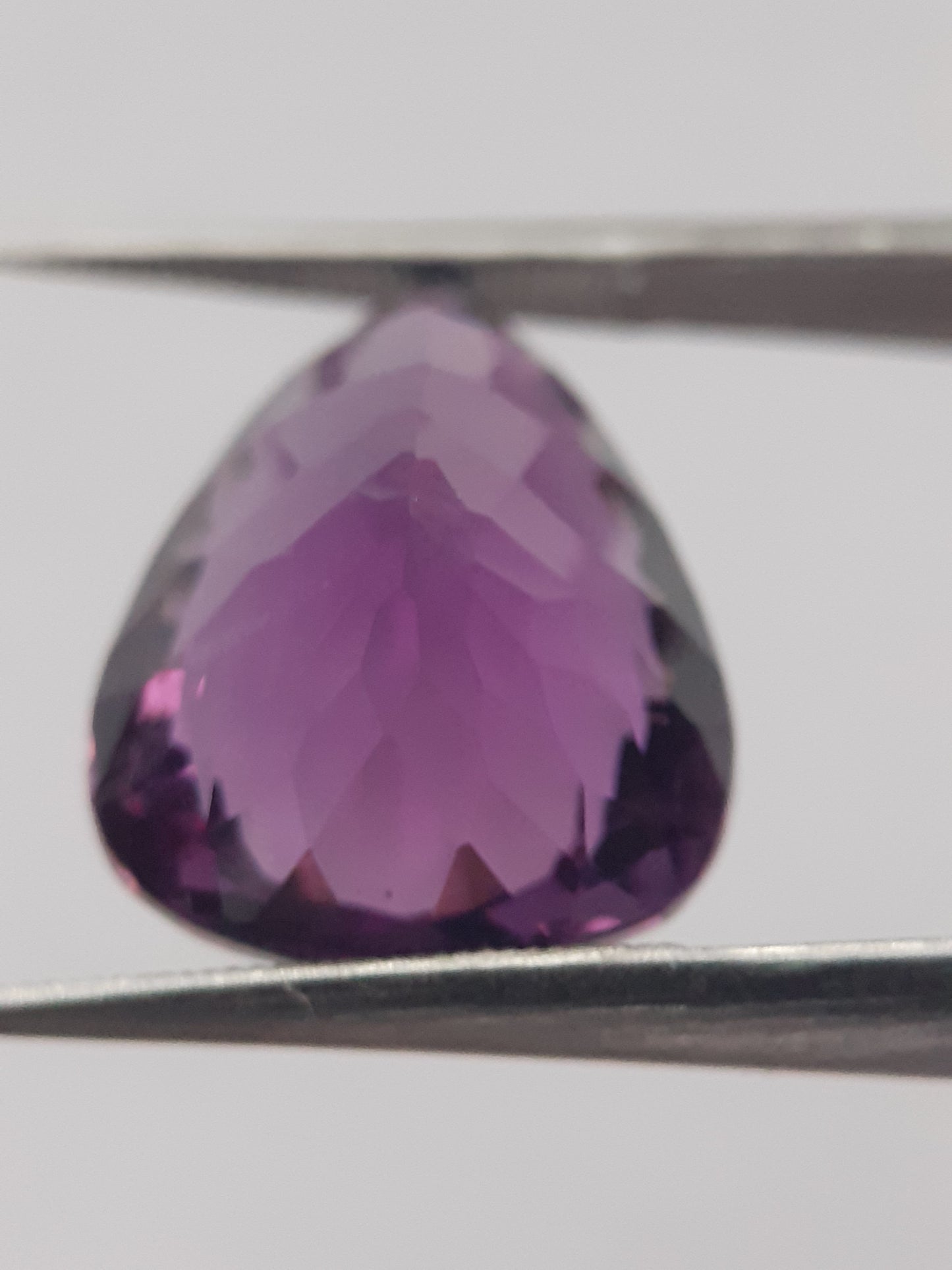 Natural deep purple Amethyst - 7.669 ct - Pear - very good color