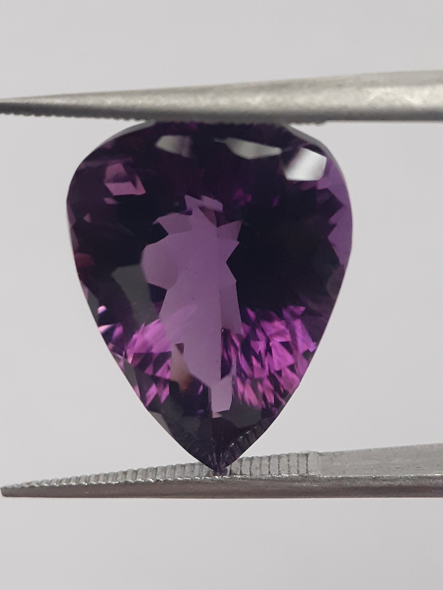 Natural deep purple Amethyst - 7.669 ct - Pear - very good color