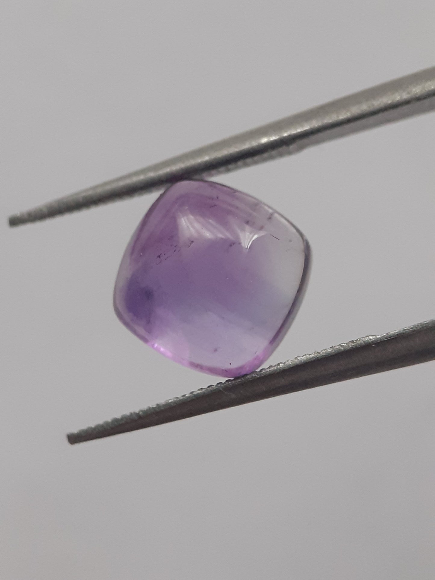 Natural purple Amethyst - 2.598 ct - cushion cabochon - 7.9 x 7.8 mm