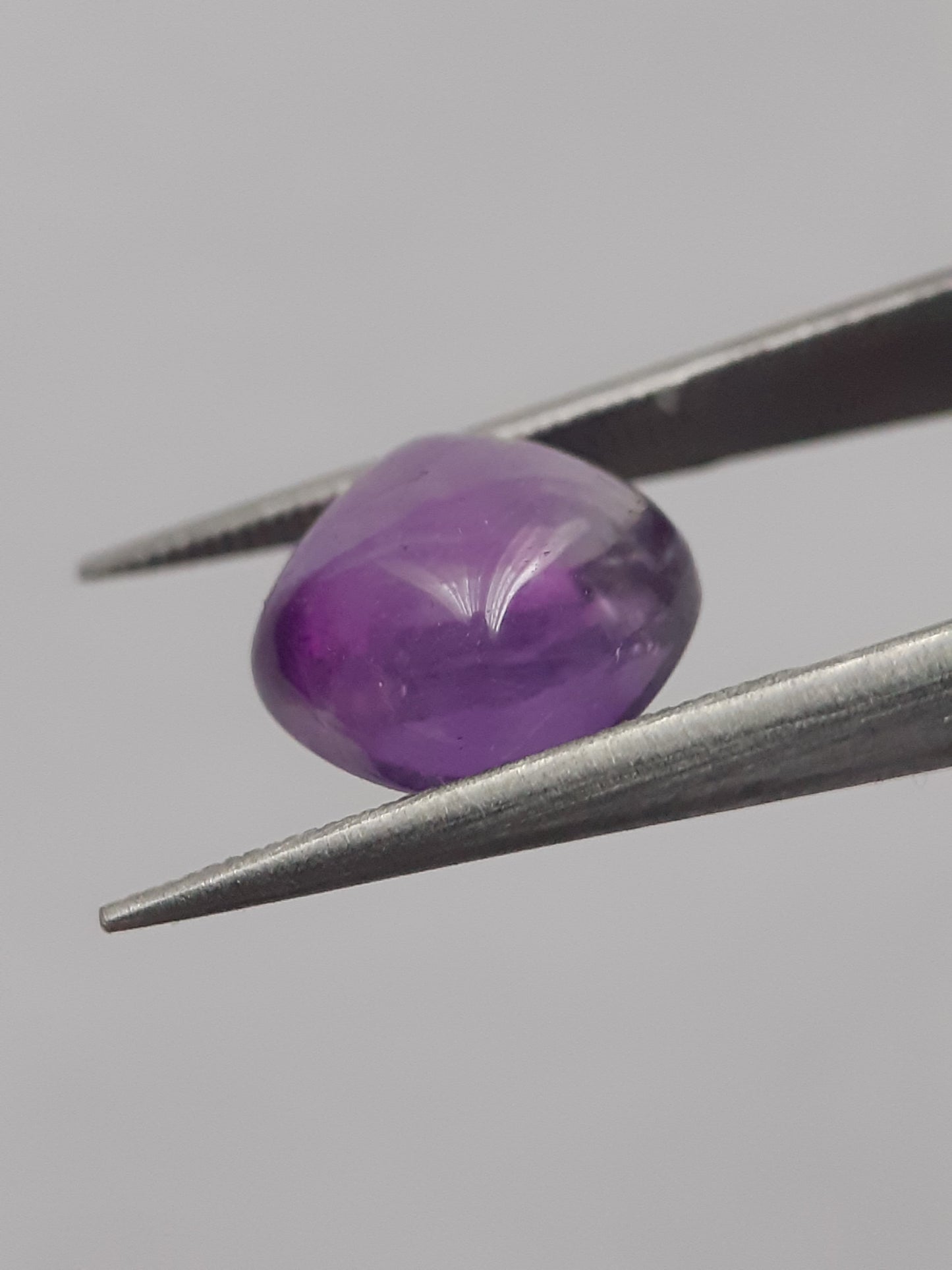 Natural purple Amethyst - 2.598 ct - cushion cabochon - 7.9 x 7.8 mm