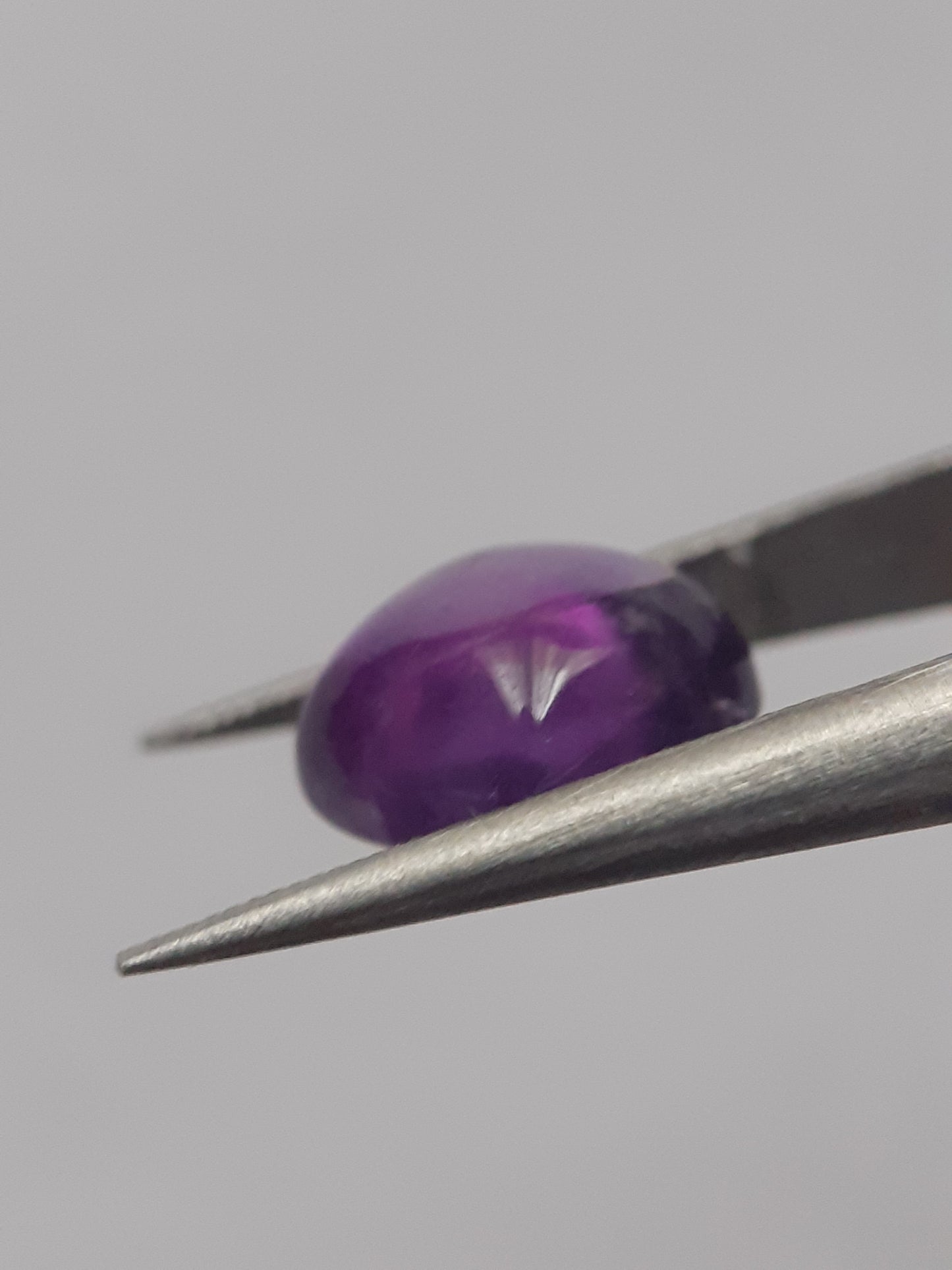 Natural purple Amethyst - 2.598 ct - cushion cabochon - 7.9 x 7.8 mm