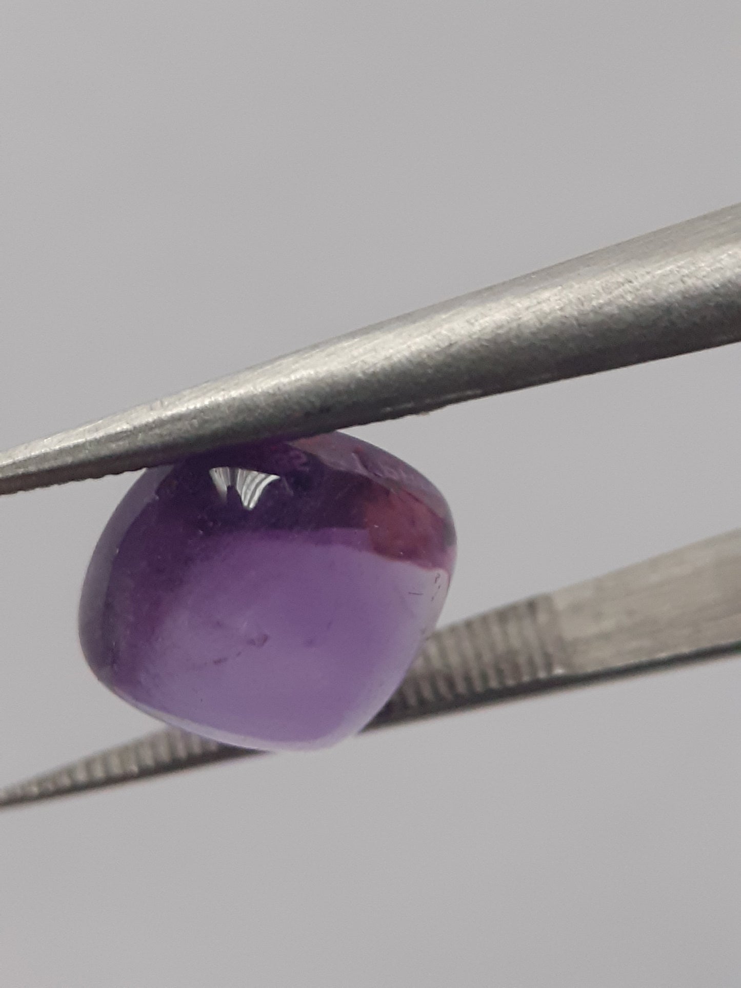 Natural purple Amethyst - 2.598 ct - cushion cabochon - 7.9 x 7.8 mm