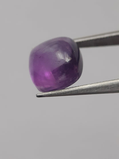 Natural purple Amethyst - 3.200 ct - cushion cabochon - 8 x 8 mm