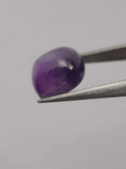 Natural purple Amethyst - 3.200 ct - cushion cabochon - 8 x 8 mm