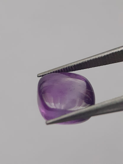 Natural purple Amethyst - 3.200 ct - cushion cabochon - 8 x 8 mm