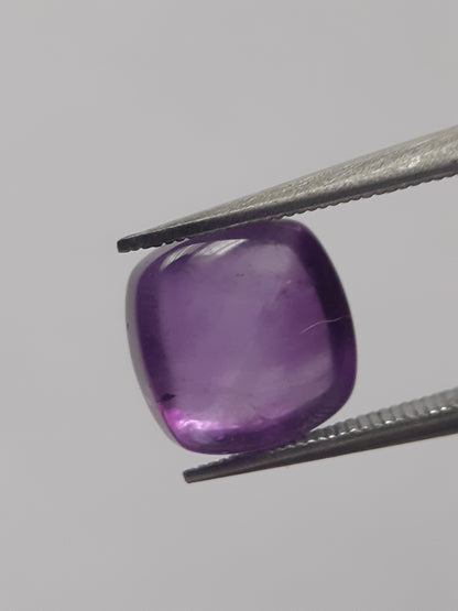 Natural purple Amethyst - 3.200 ct - cushion cabochon - 8 x 8 mm