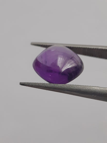 Natural purple Amethyst - 1.949 ct - cushion cabochon - 7.6 x 7.4 mm