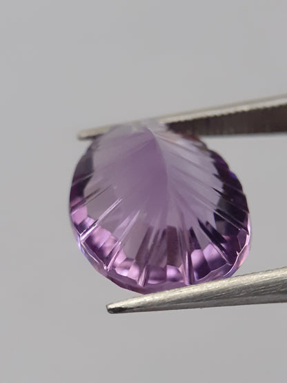 Natural violet purple Amethyst - 4.367 ct - oval - custom cut - excellent cut