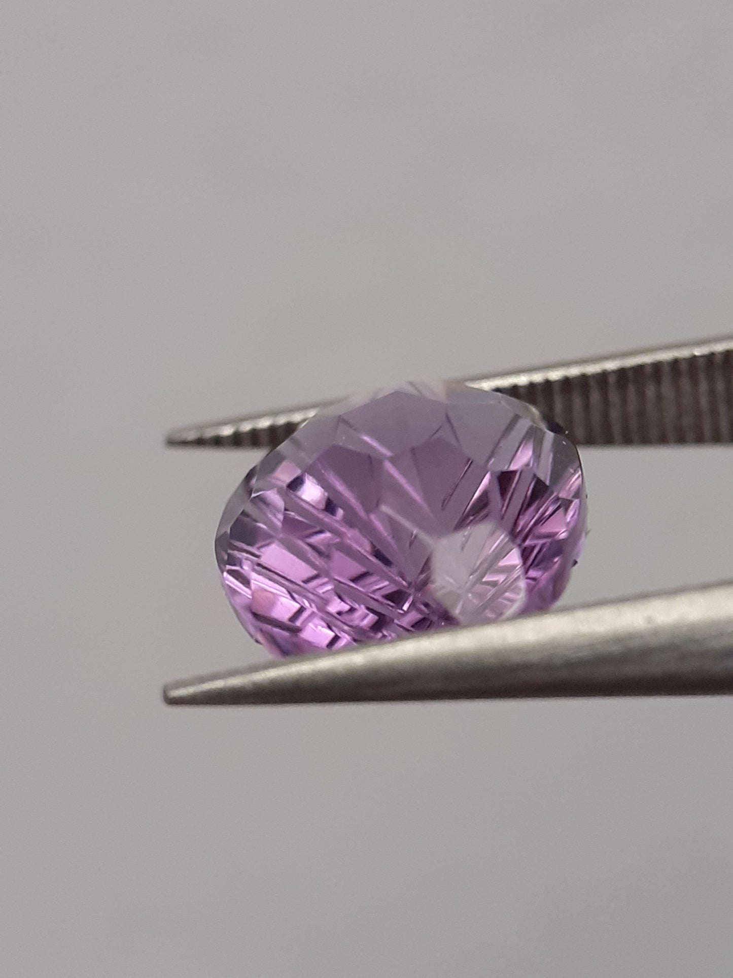 Natural violet purple Amethyst - 2.774 ct - oval - custom cut - excellent cut