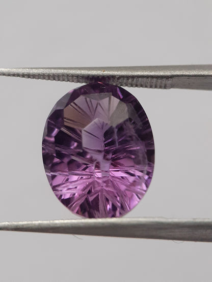 Natural violet purple Amethyst - 4.073 ct - oval - custom cut - excellent cut