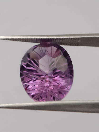 Natural violet purple Amethyst - 4.073 ct - oval - custom cut - excellent cut