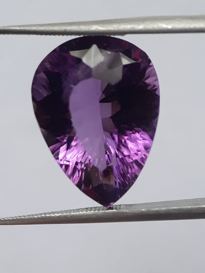 Natural purple Amethyst - 9.778 ct - Pear - good color - good clarity