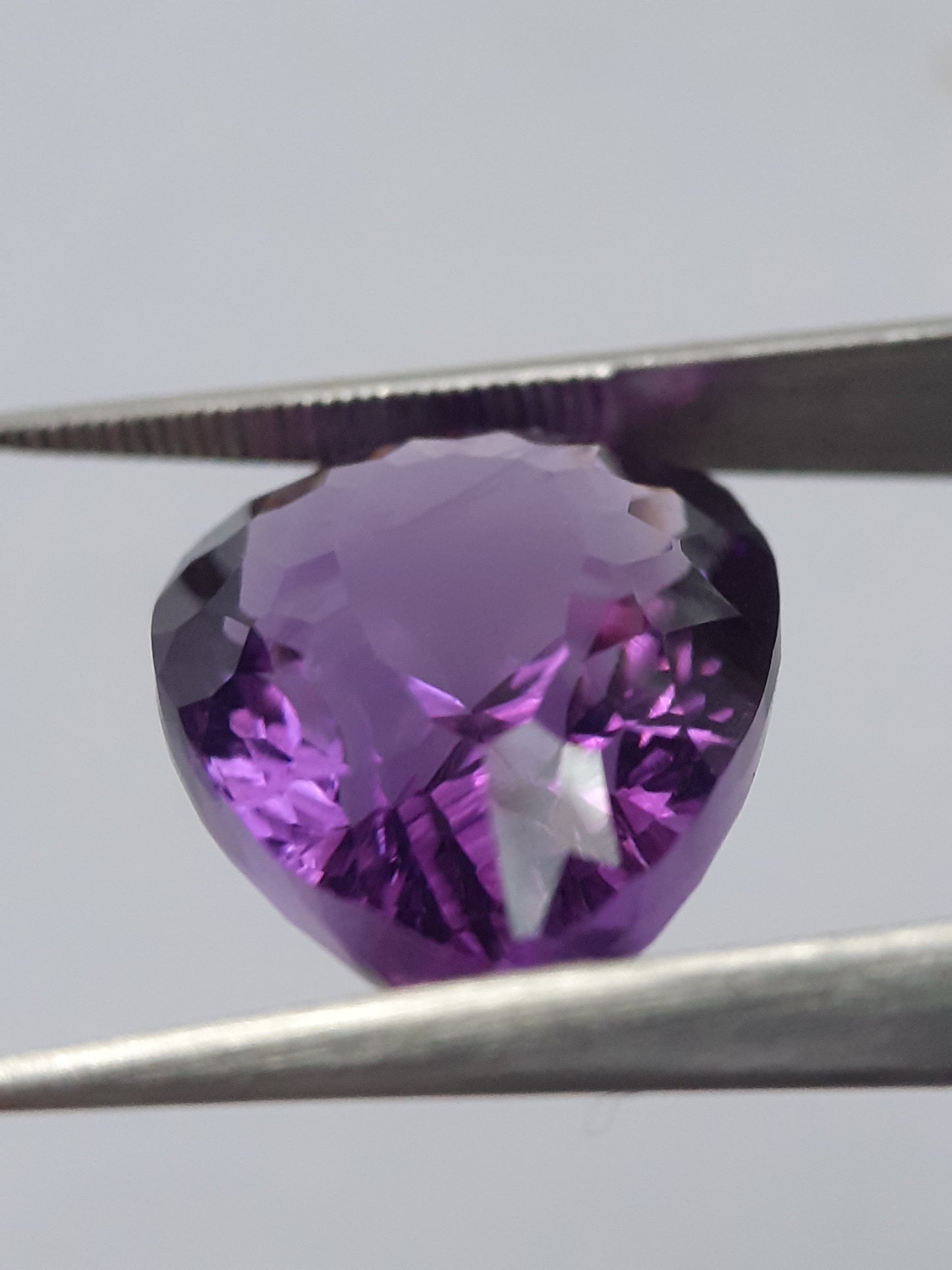 Natural purple Amethyst - 9.778 ct - Pear - good color - good clarity