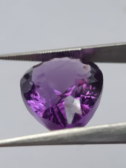 Natural purple Amethyst - 9.778 ct - Pear - good color - good clarity