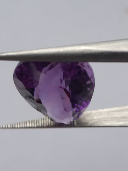 Natural purple Amethyst - 9.778 ct - Pear - good color - good clarity