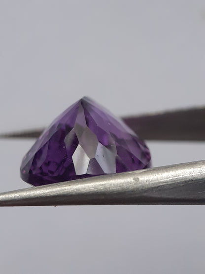 Natural purple Amethyst - 9.778 ct - Pear - good color - good clarity