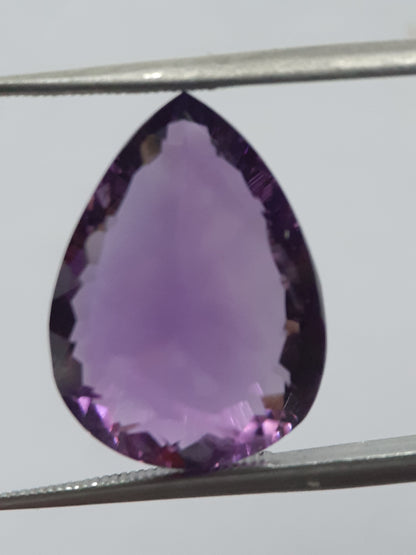 Natural purple Amethyst - 9.778 ct - Pear - good color - good clarity