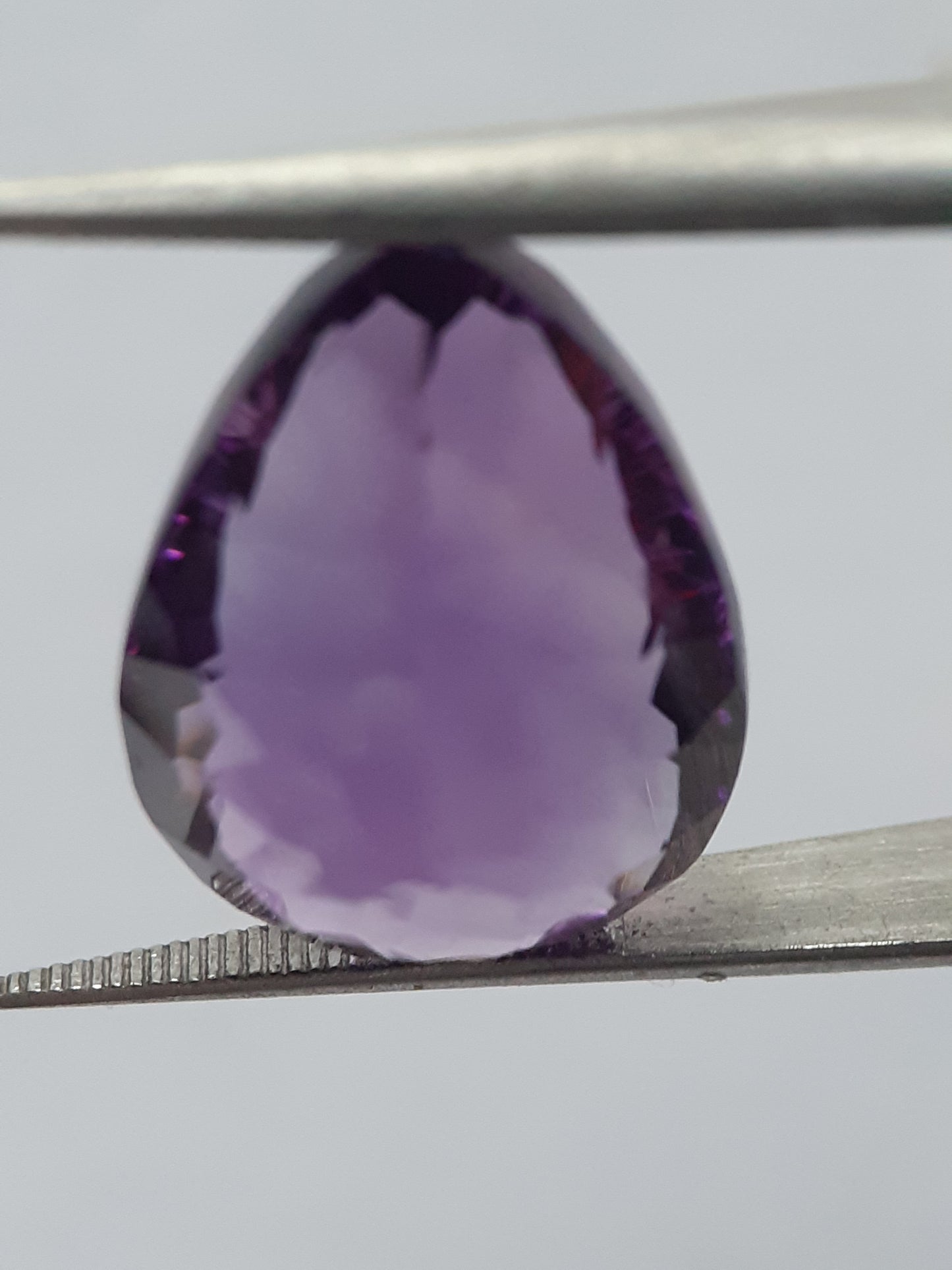 Natural purple Amethyst - 9.778 ct - Pear - good color - good clarity