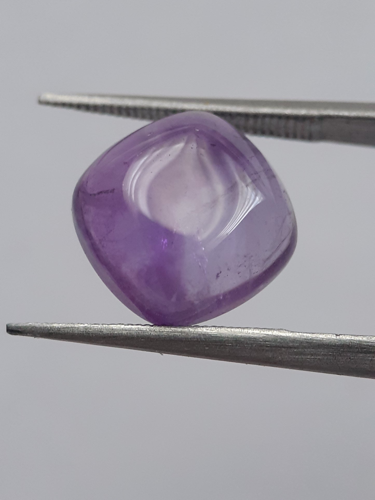 Natural purple Amethyst - 4.230 ct - cushion cabochon - 9.9 x 9.9 mm